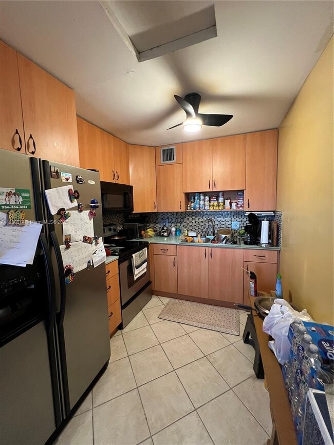 Building Photo - 13550 SW 6th Ct