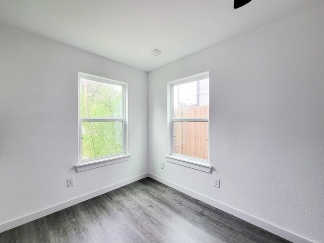 Building Photo - 8122 Sterlingshire St