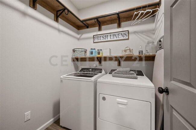 Building Photo - Well Maintained 4/2/2 in Great North Fort ...