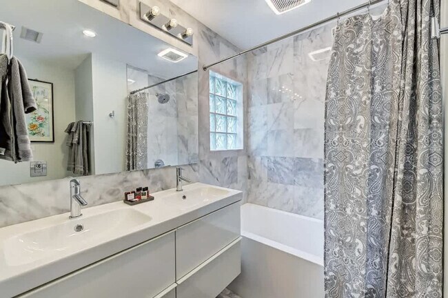 Building Photo - 510 Queens Rd