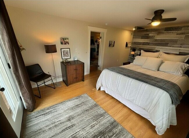 Building Photo - 4Bd/2.75Ba Seattle Home