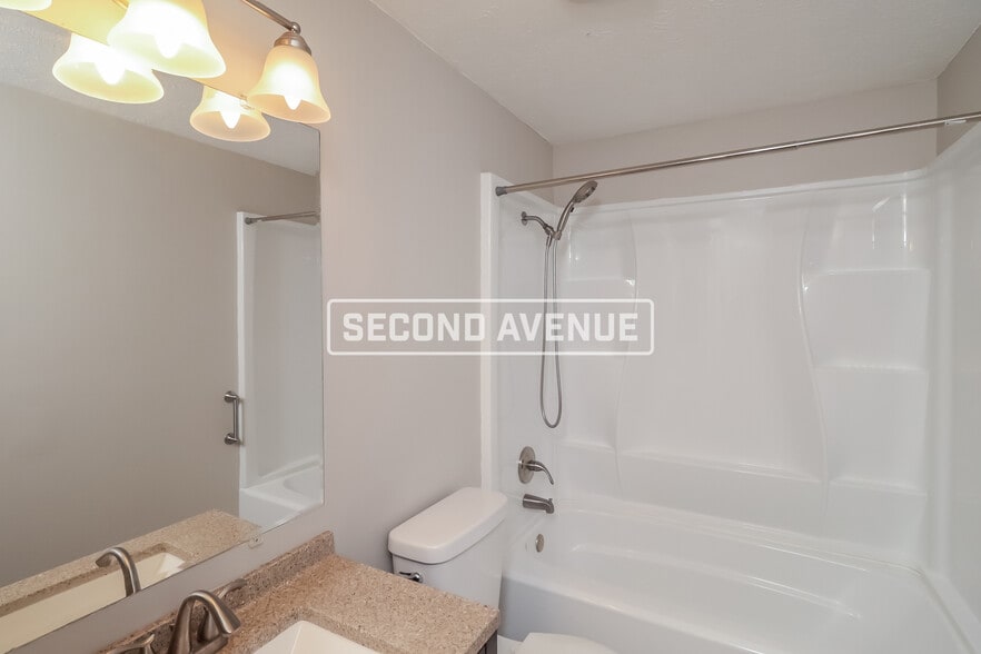 Building Photo - 564 Carnival Dr