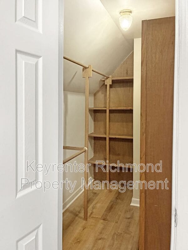 Building Photo - 2618 Darnell Rd