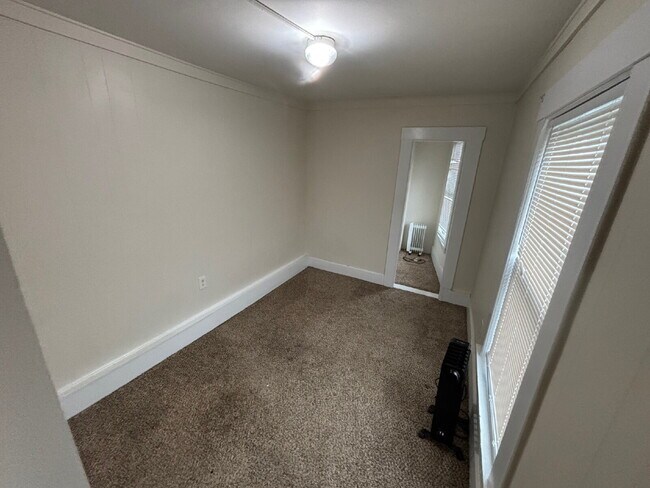 Building Photo - Cozy & Affordable 1BR Apartment with Heat Included – Convenient Sanford Location!