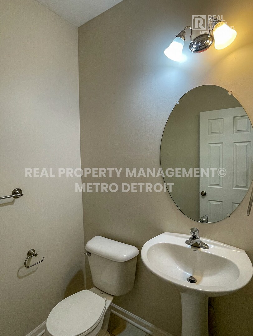 Building Photo - 17699 Windflower Dr