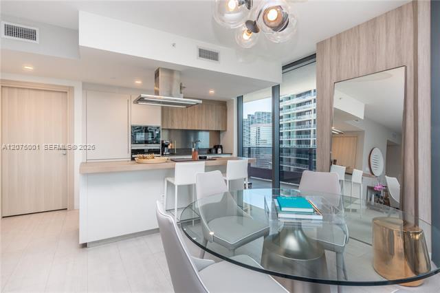Building Photo - 1000 Brickell Plz