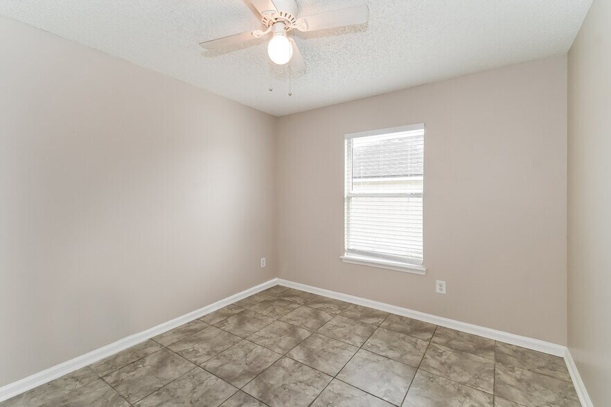 Building Photo - 9159 Upstream Ct