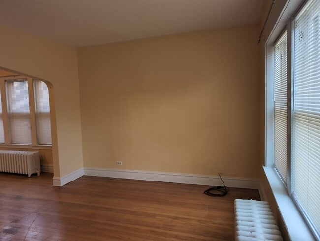 Building Photo - 5622 N Mango Ave
