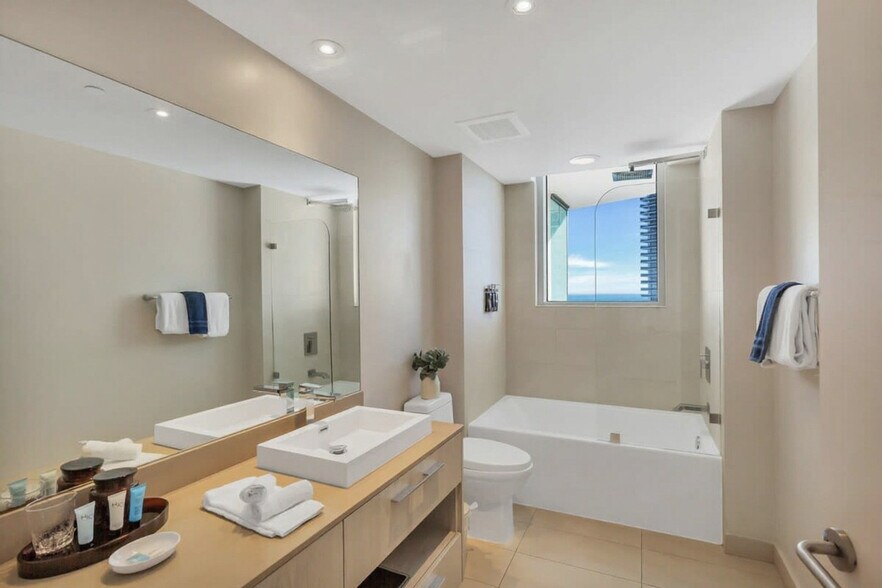 Building Photo - 4111 S Ocean Dr