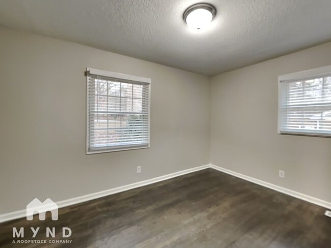Building Photo - 121 Nicklaus Dr