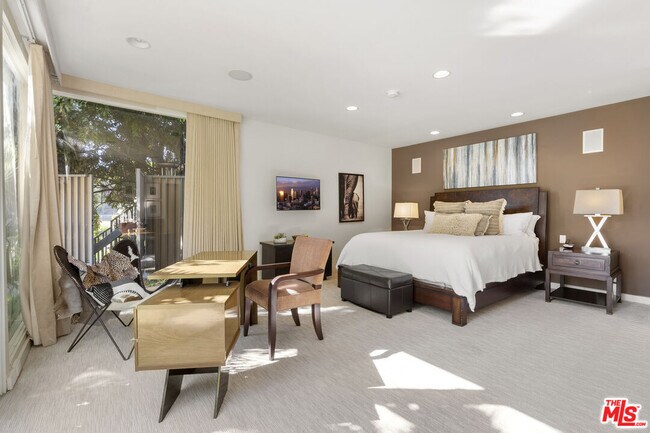 Building Photo - 510 Leslie Ln