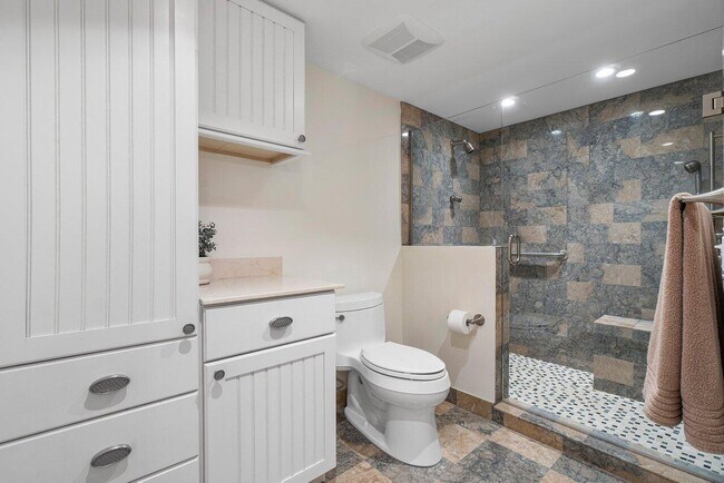 Building Photo - 176 Helios Dr