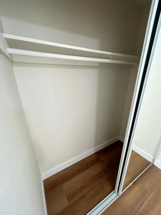 Building Photo - Spacious 4-Bed, 2-Bath Home with a Large Backyard in Prime West Hills!