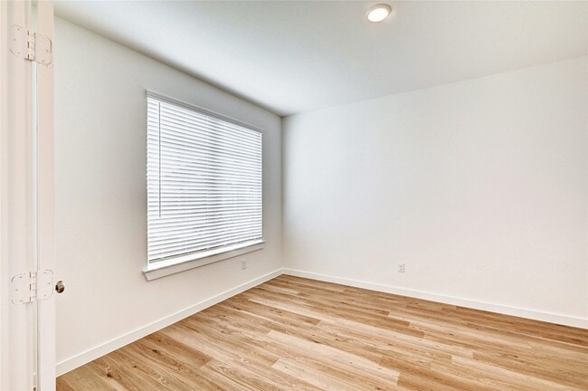 Building Photo - 8403 Oceanmist Cv Dr