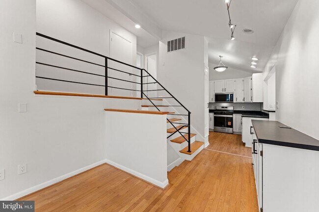 Building Photo - 6337 Beryl Rd