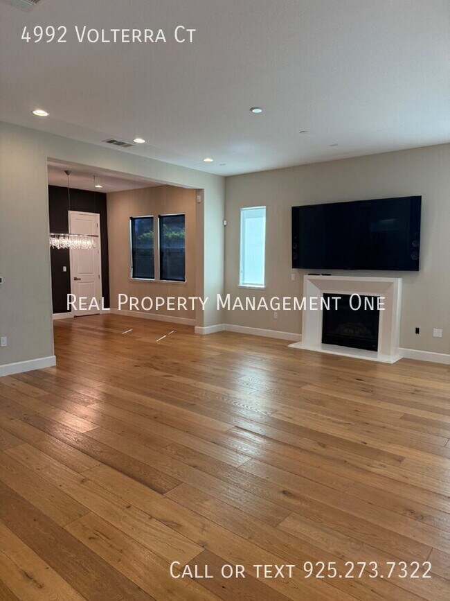 Building Photo - 4992 Volterra Ct