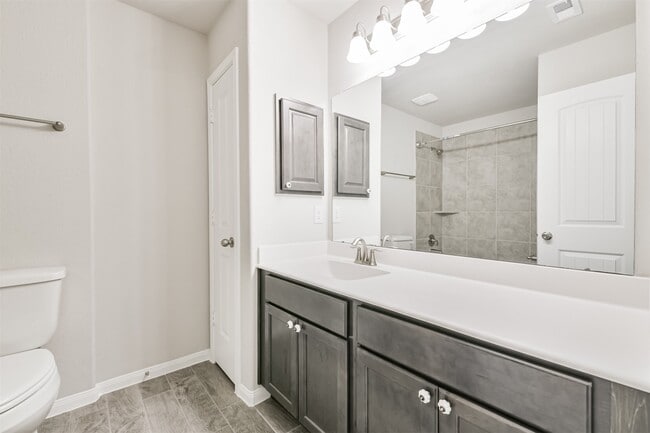 Building Photo - 419 Lazy Ln