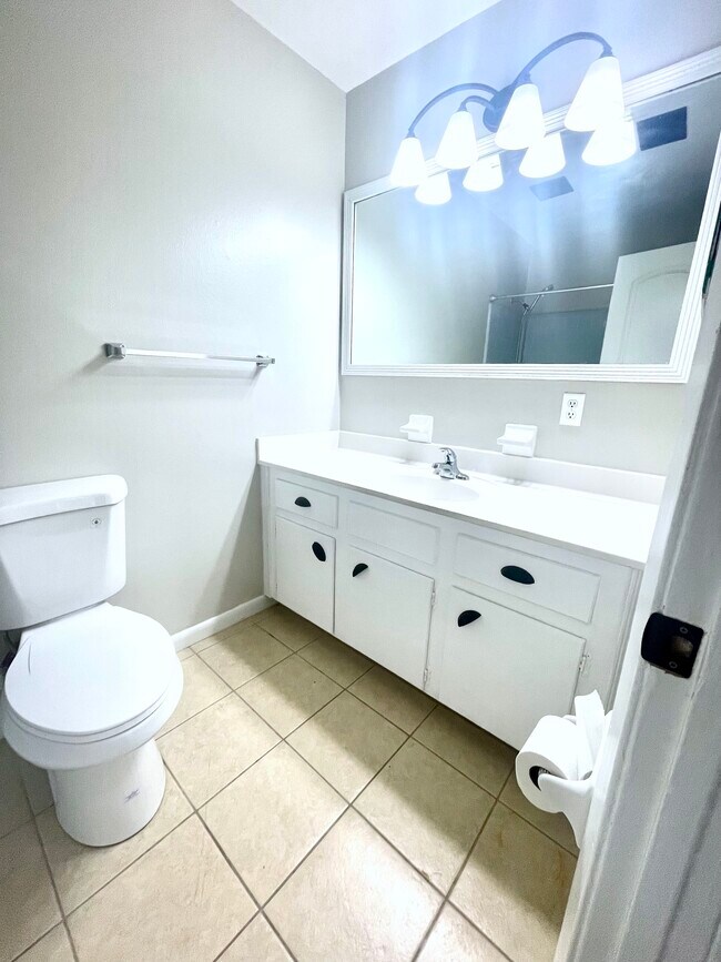 Building Photo - 6930 Woodley Dr