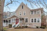Building Photo - 426 10th St