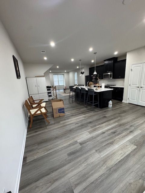 Building Photo - End unit 4 bedroom townhome!