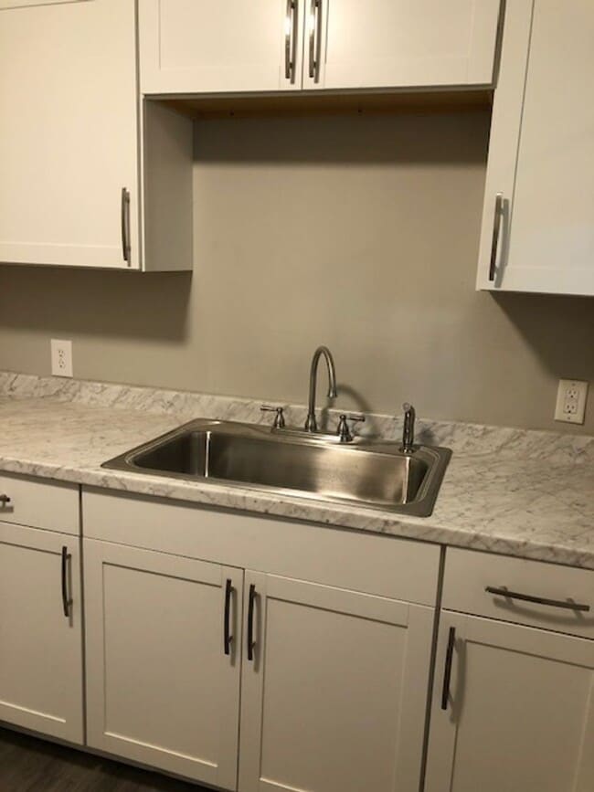 Building Photo - Forest Acres Duplex!