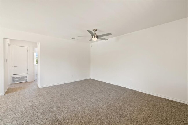 Building Photo - 9903 Roxanna Dr