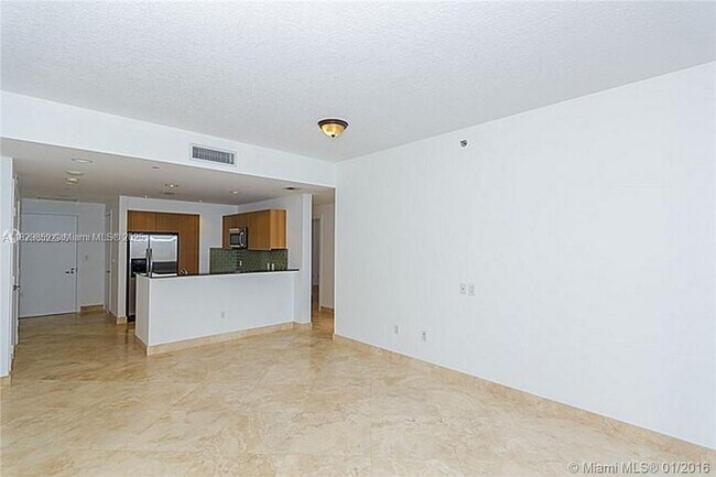 Building Photo - 1060 Brickell Ave
