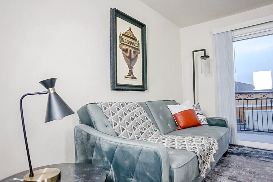 Building Photo - 12701 N Pennsylvania Ave