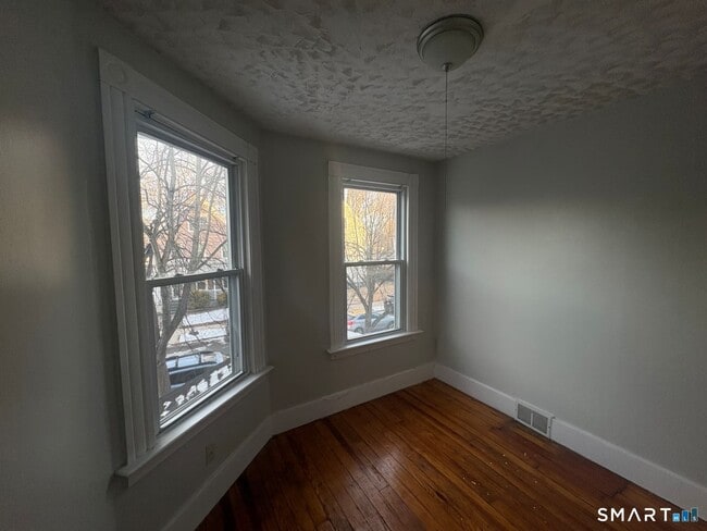 Building Photo - 56 Dorman St