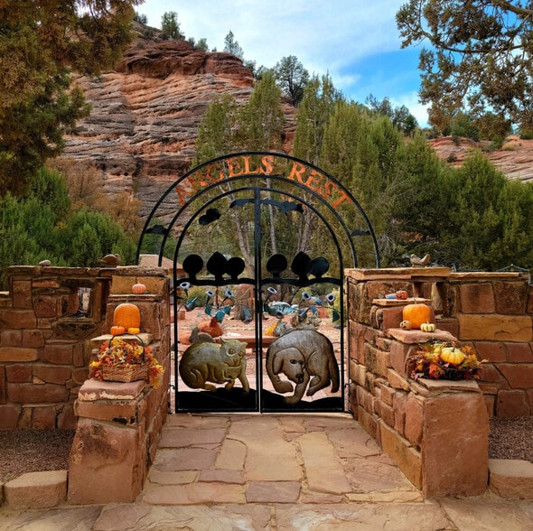 Building Photo - 523 W Vance Dr