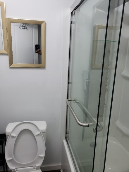 Building Photo - 16 TH