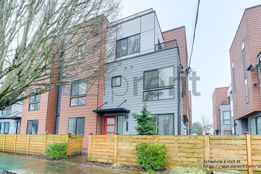 Building Photo - 539 S Cloverdale St