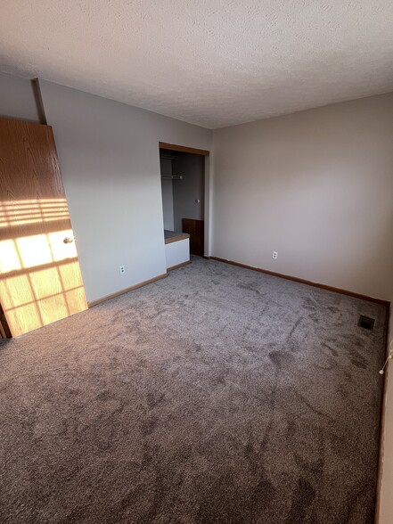 2nd bedroom - 8441 Squad Dr