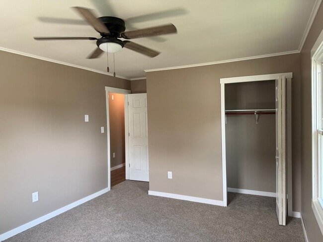 Building Photo - Completely Remodled Home In The Heart Of Marion