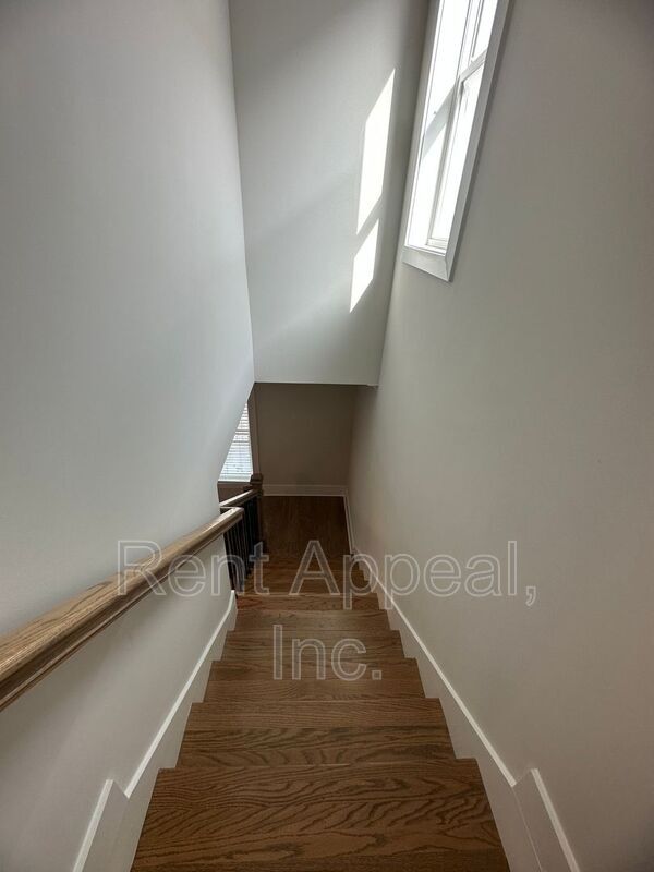 Building Photo - 1486 Fairmont Ave NW