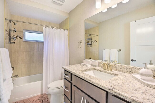 Building Photo - 2894 Maximo Rd