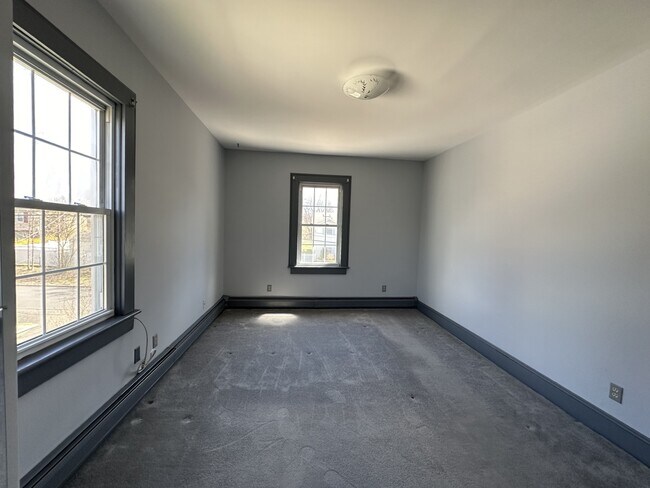 Building Photo - 138 New York Ave