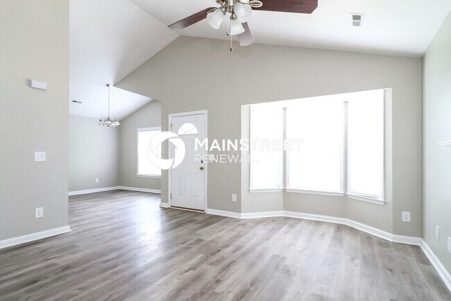 Building Photo - 3 Bedroom Pet-Friendly Home in Greensboro, NC with Main Street Renewal