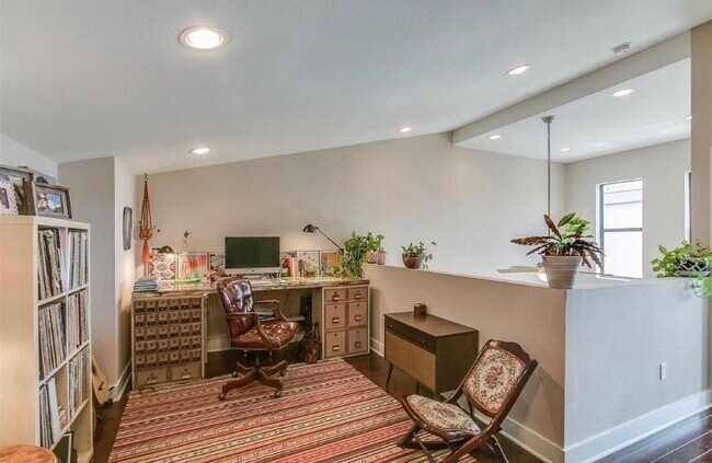 Building Photo - 1703 Patterson St