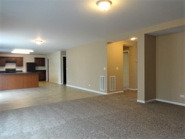 Building Photo - 24112 Cedar Creek Ct