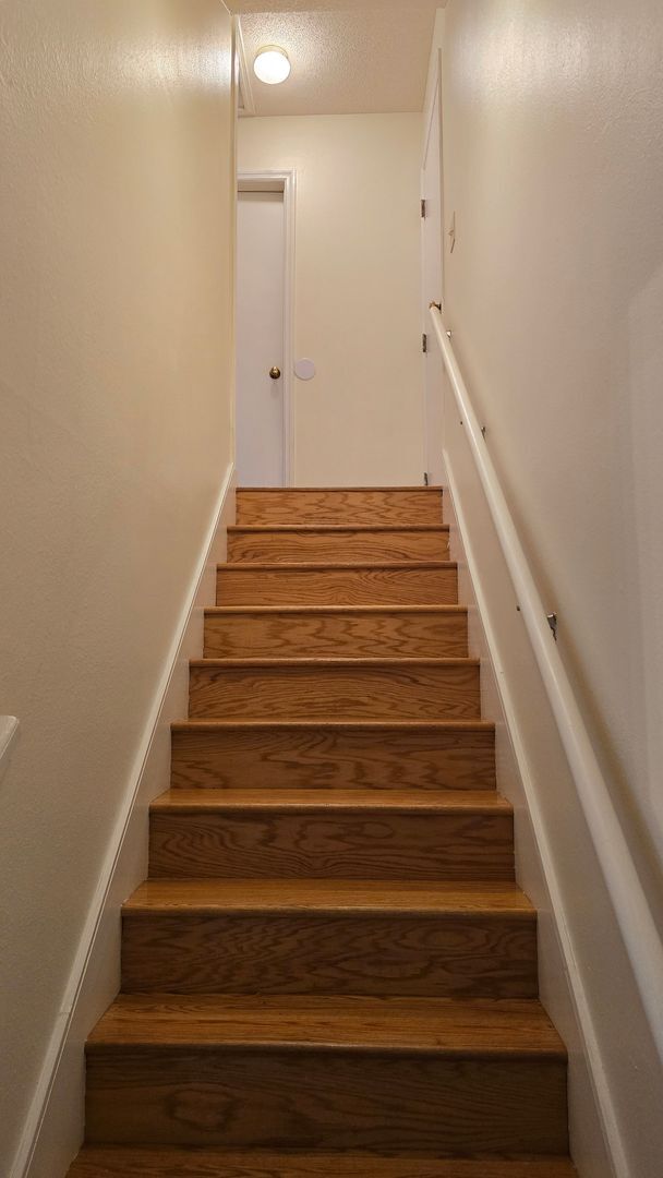 Building Photo - Beautiful Large home off of Mahan