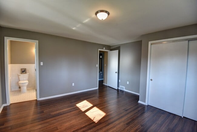 Building Photo - 2 Bed 3 Bath Single Family Home For Rent i...