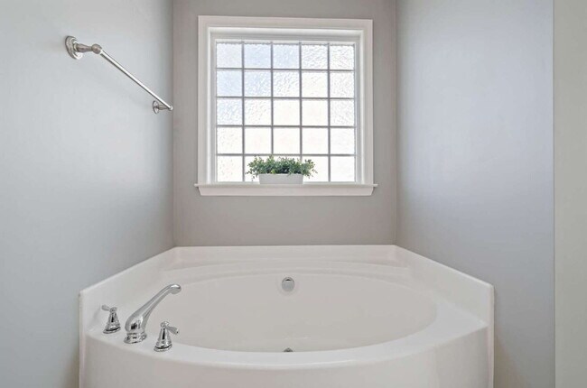 Building Photo - Charming 4-Bed Home in Durham with Fenced-...