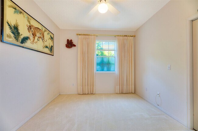 Building Photo - 430 Marsh Point Cir