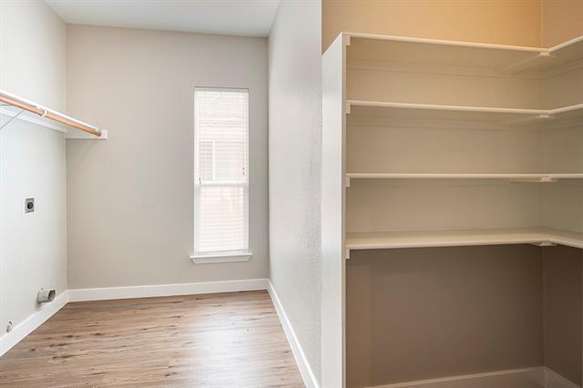 Building Photo - 9902 Maple Dr