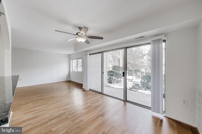 Building Photo - 12307 Braxfield Ct