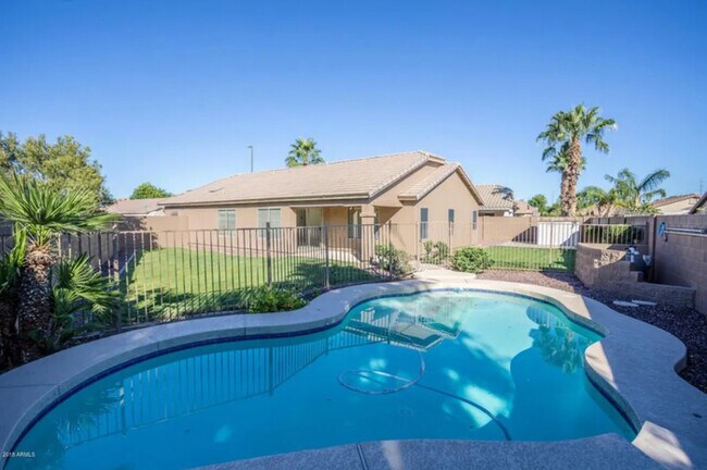 Building Photo - 3813 E Wyatt Way