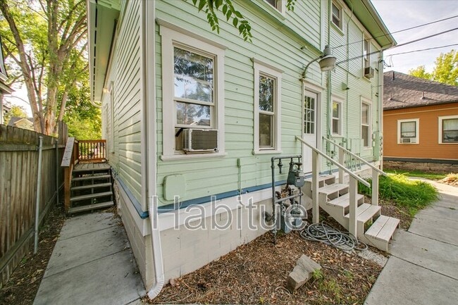 Building Photo - 1405 N 11th St