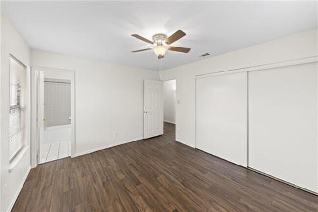 Building Photo - 4626 Larner St