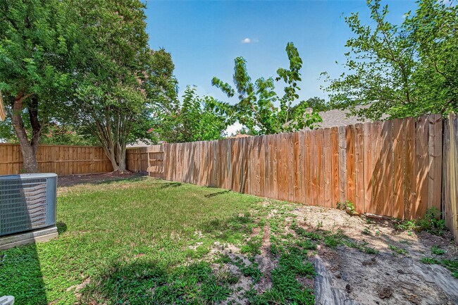 Building Photo - 19942 Great Elms Dr